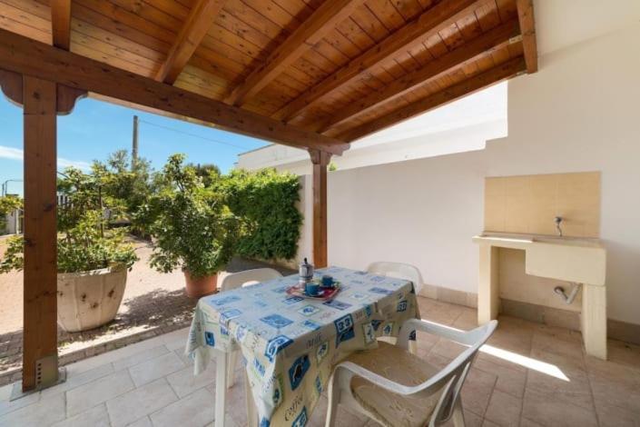 Villa Cucci Mono Luigi Casa Vacanze Torre Lapillo Exterior foto